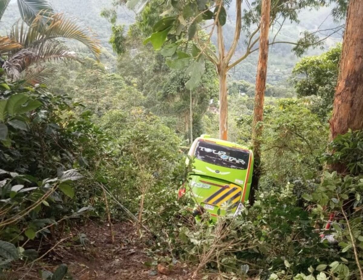 Accidente en Vía Bogotá - La Vega // Foto: Bomberos de Cundinamarca