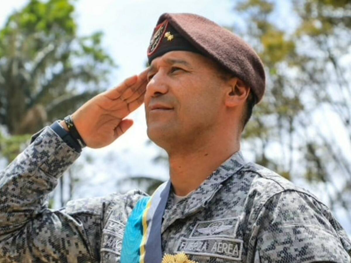 Militares en retiro rechazan nombramiento de Pedro Sánchez como MinDefensa: ¿Golpe a la jerarquía?