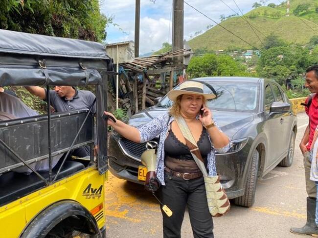 Familia de trabajadores desaparecidos en mina de Caldas, están a la espera de su rescate. Foto: Mario Hernán Escobar