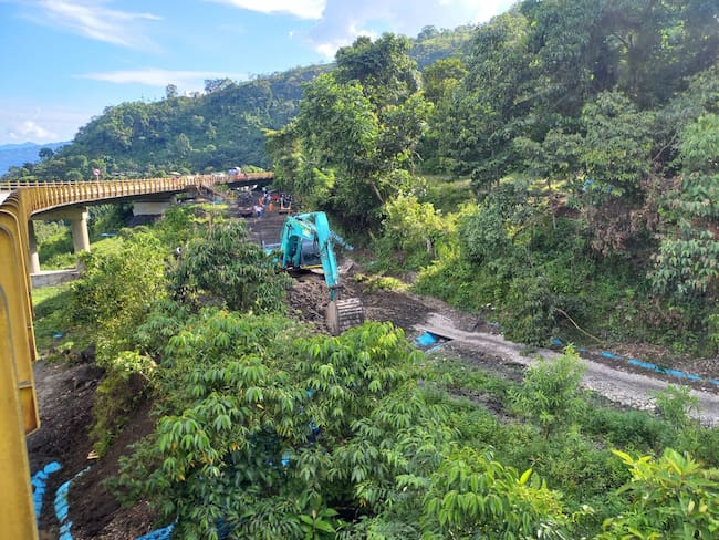 Inician construcción de vía provisional por colapso de puente Los Grillos en el Cusiana. Foto: Suministrada.