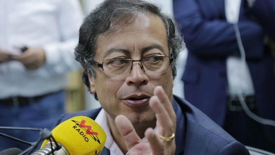 Gustavo Petro viajó a La Haya para entregar una carta a la CPI, en la que pide que se investiguen los asesinatos de líderes sociales. Foto: Colprensa