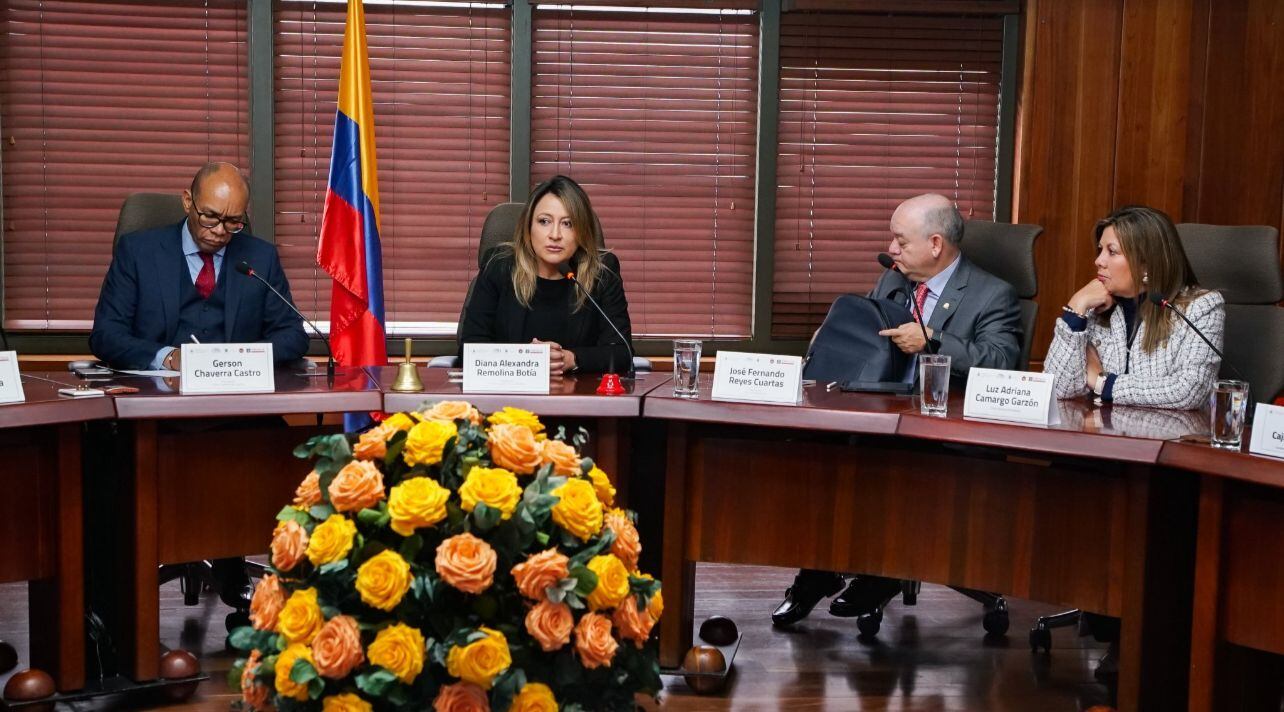 Reunión de magistrados tras alerta de explosivos dirigidos al Palacio de Justicia