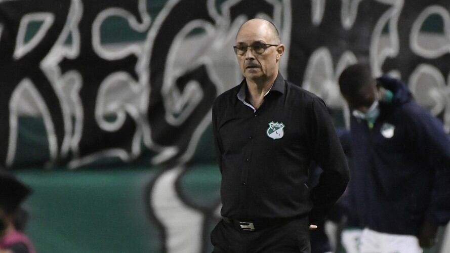 Siguen los ataques: hinchas arrojan piedras al bus del Deportivo Cali. Foto: Colprensa