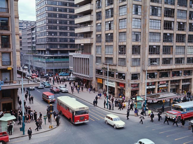 En la imagen se ve parte de la carrera séptima de Bogotá en los años 1970 / Foto: GettyImages