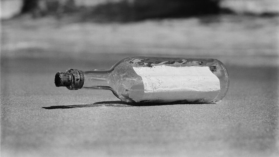 La botella fue descubierta en Alaska mientras un hombre recogía leña.. Foto: Getty Images