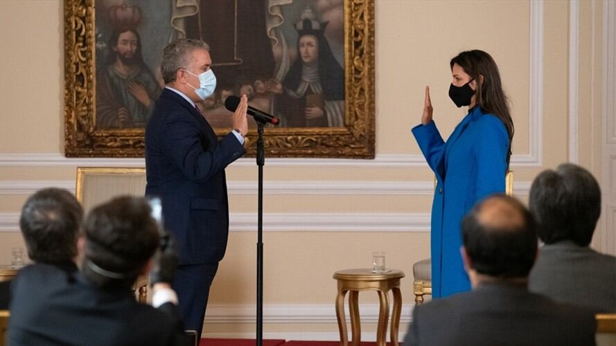 Posesión de una magistrada de la Jurisdicción Especial para La Paz. Foto: Presidencia