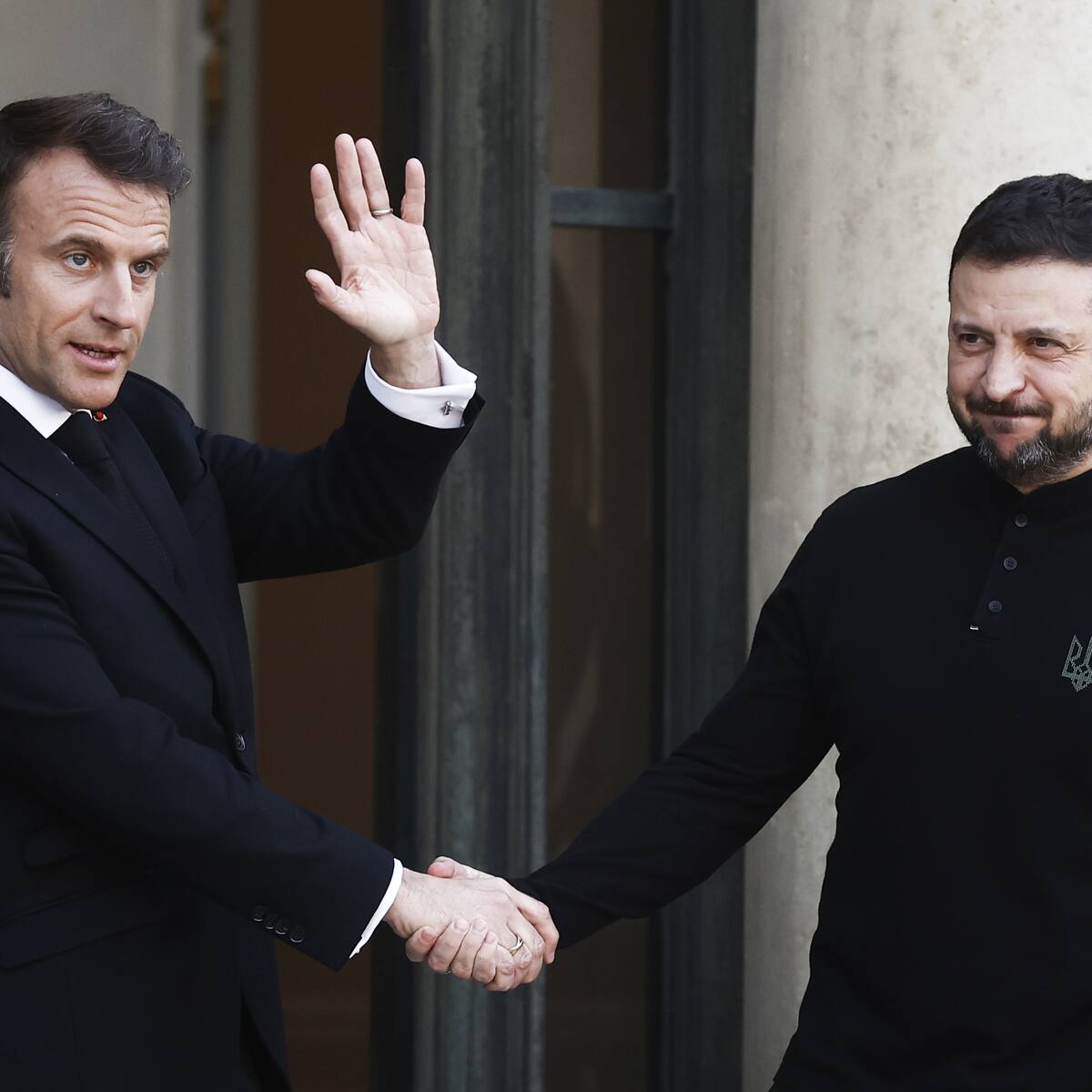 Macron manifestó su apoyo en la lucha contra la corrupción en conversación con Zelenski