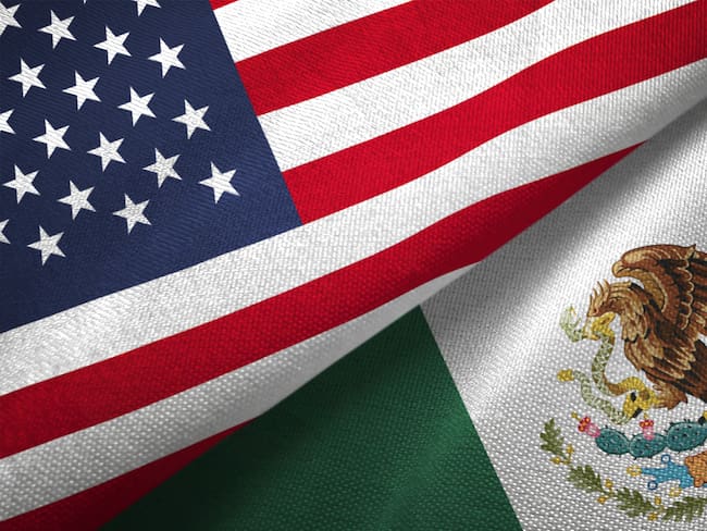Imagen de referencia de las banderas de Estados Unidos y México. Foto: Getty Images.