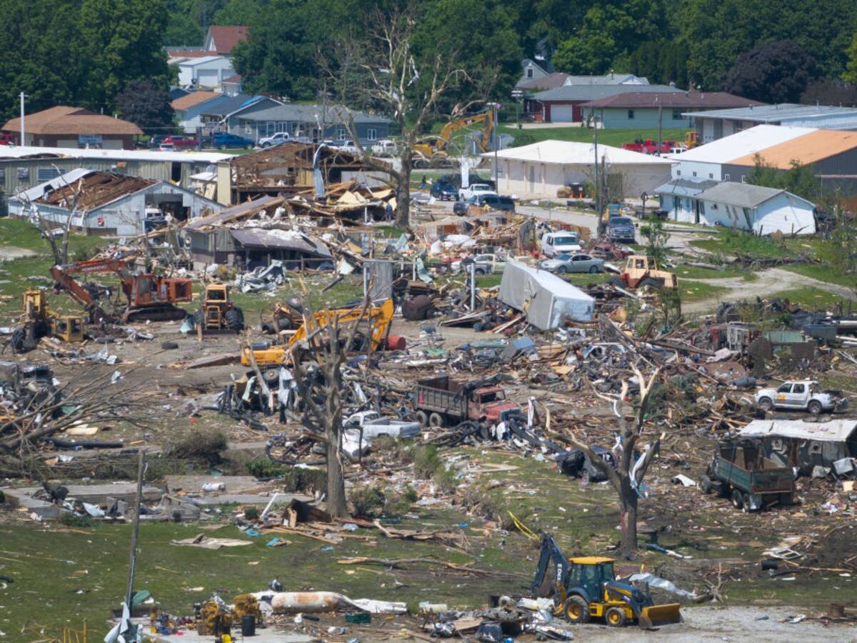 Reportan al menos cuatro personas muertas por tornados y tormentas en Iowa, EE.UU.