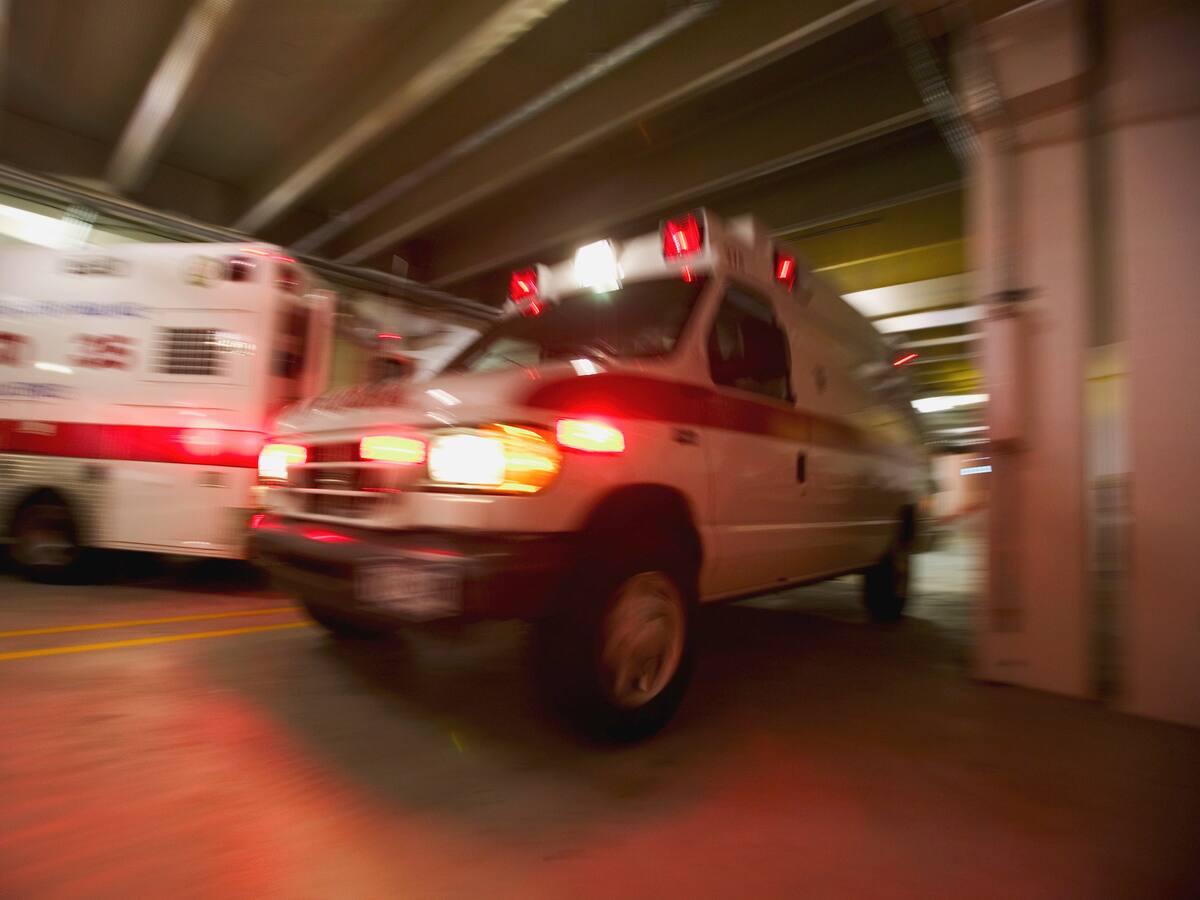 Ambulancia fue detenida transportando material de guerra