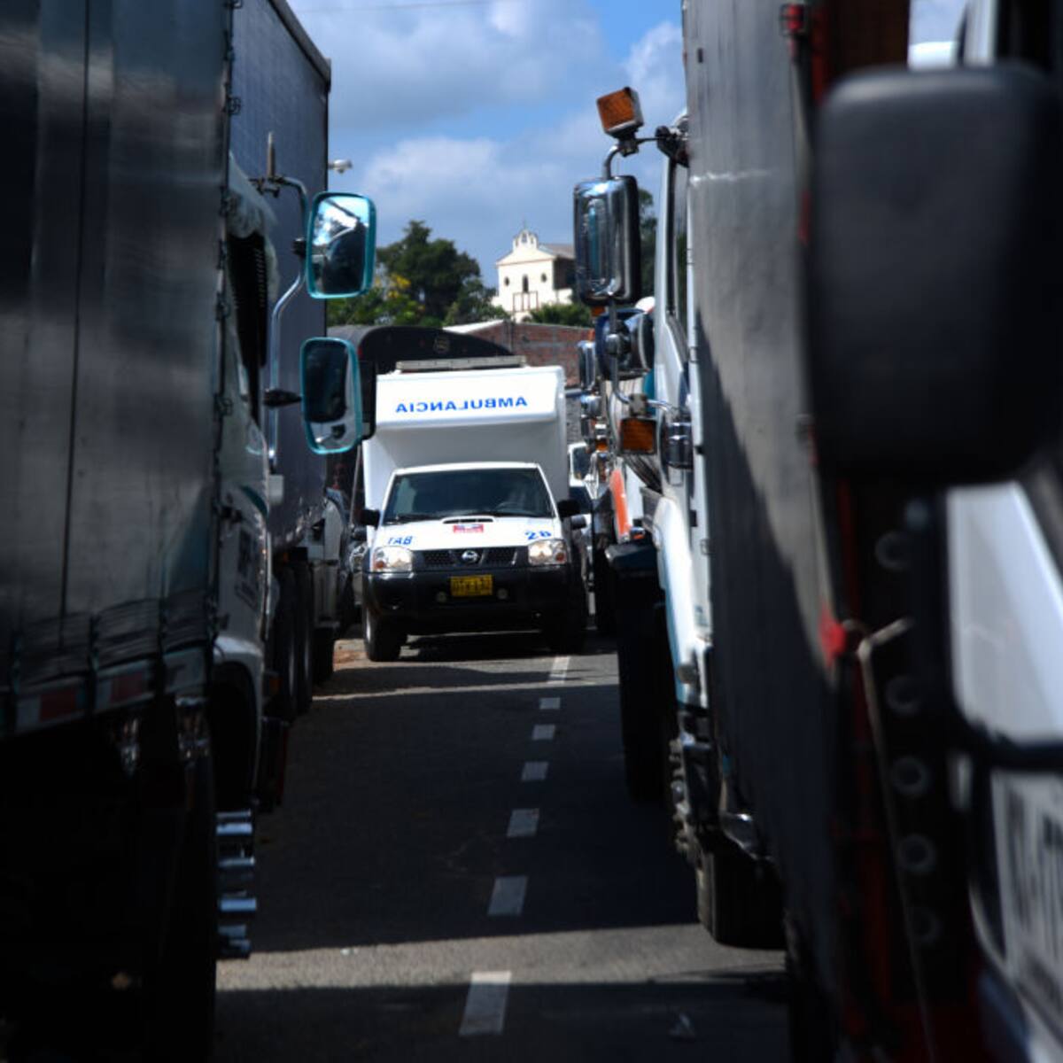 Transportadores de carga bloquearon salida del puente Pumarejo de Barranquilla