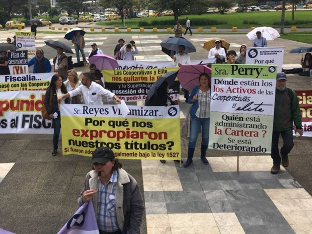 Víctimas de Elite nuevamente protestaron frente a la Fiscalía