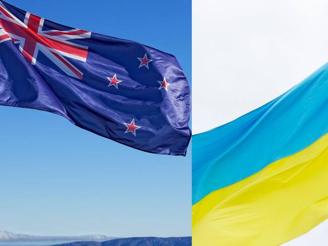 Banderas de Nueva Zelanda y Ucrania. Foto: Getty Images