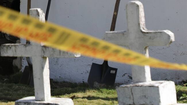 La comunidad realizó el levantamiento del cadáver y lo entregó a sus familiares . Foto: Cortesía