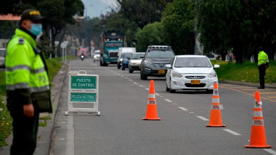 La Gobernación de Cundinamarca decretó toque de queda para contrarrestar el contagio por coronavirus en todo el departamento. Foto: Getty Images / RAÚL ARBOLEDA