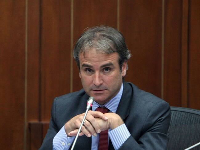 La W conoció que proceso contra Pablo Felipe Robledo,por presunto abuso de autoridad en desvío masivo de boletas con fines de venta,no estará solo en la Procuraduría. Foto: Colprensa