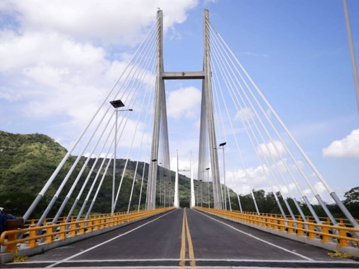 El Invías informó que nuevo puente de Honda fue sometido a pruebas de carga