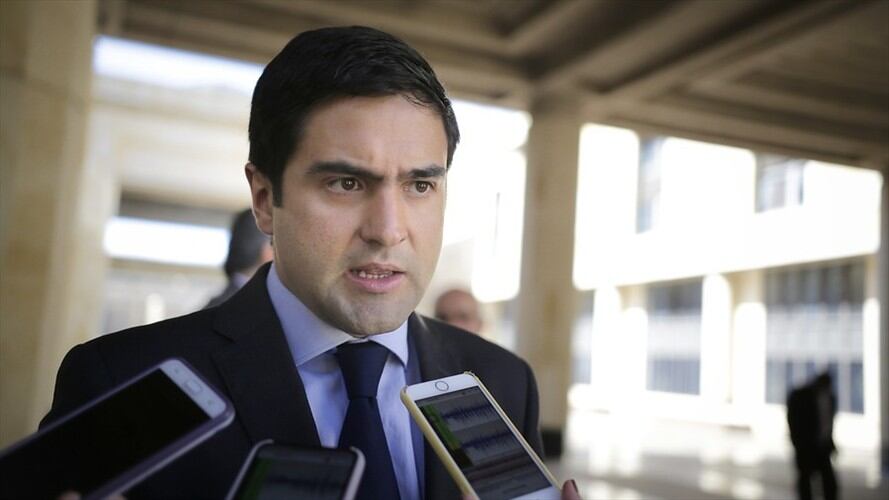 27 de 32 representantes y 12 de 19 senadores del Centro Democrático suscribieron una carta de apoyo a la candidatura del excongresista Samuel Hoyos a la Alcaldía de Bogotá. Foto: Colprensa