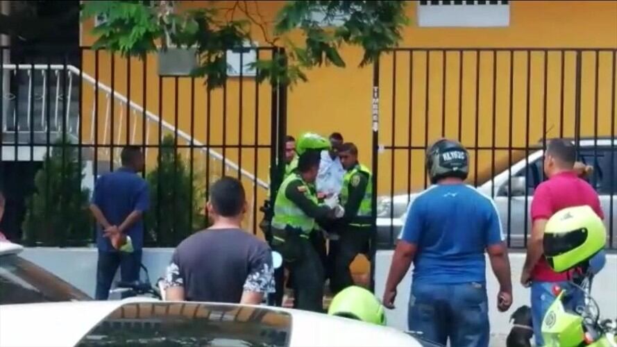 Crece la incertidumbre en Cali tras el asesinato de una mujer y un hombre al interior de una vivienda del barrio Primero de Mayo al sur de la ciudad. Foto: Erika Rebolledo