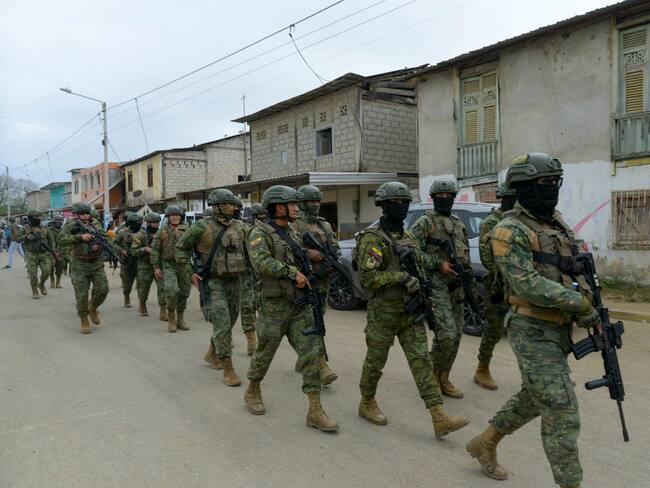 Soldados de Ecuador patrullan. FOTO: GERARDO MENOSCAL/AFP via Getty Images