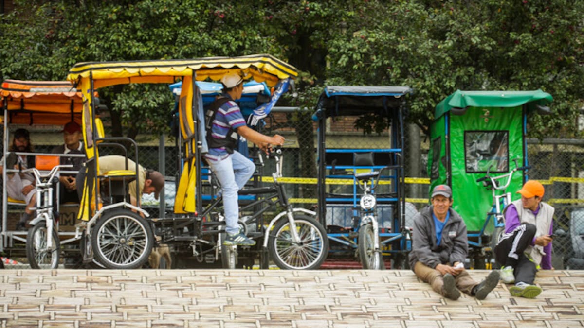 Una persona capturada y dos menores aprehendidos en paro de bicitaxistas en Bogotá