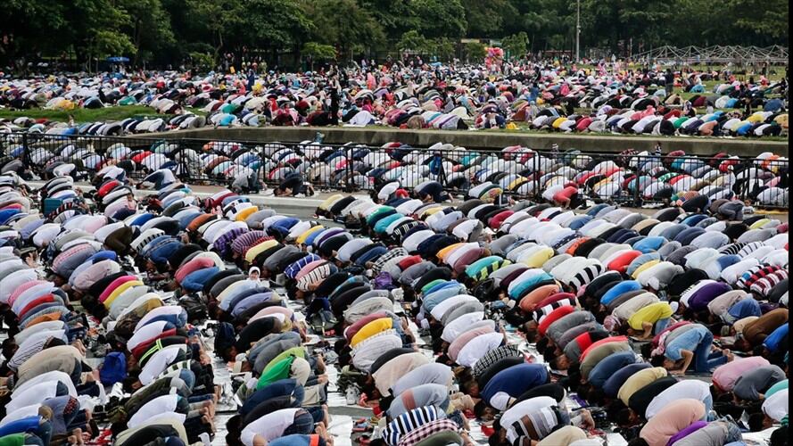 Lo que debía ser la celebración del día santo musulmán de Eid al-Fitr se tornó en tragedia cuando 126 hogares de familias musulmanas . Foto: Agencia EFE