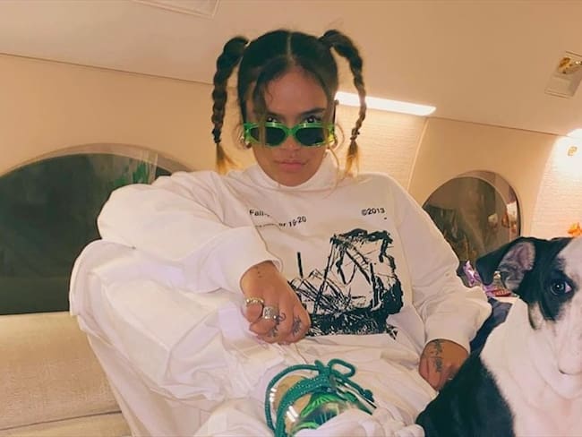 Karol G junto a su mascota. Foto: Instagram