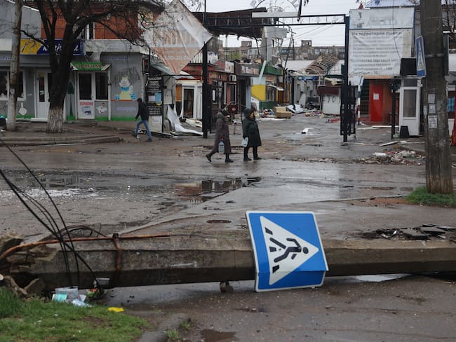 MARIUPOL, UKRAINE - APRIL 13: A view of damage in the street in the Ukrainian city of Mariupol under the control of Russian military and pro-Russian separatists, on April 13, 2022. (Photo by Leon Klein/Anadolu Agency via Getty Images)