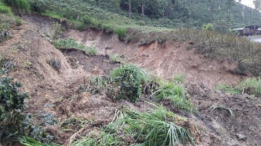 Derrumbes tienen incomunicados a un corregimiento y a un municipio de Caldas. Foto:  Secretaría de Medio Ambiente de Caldas.