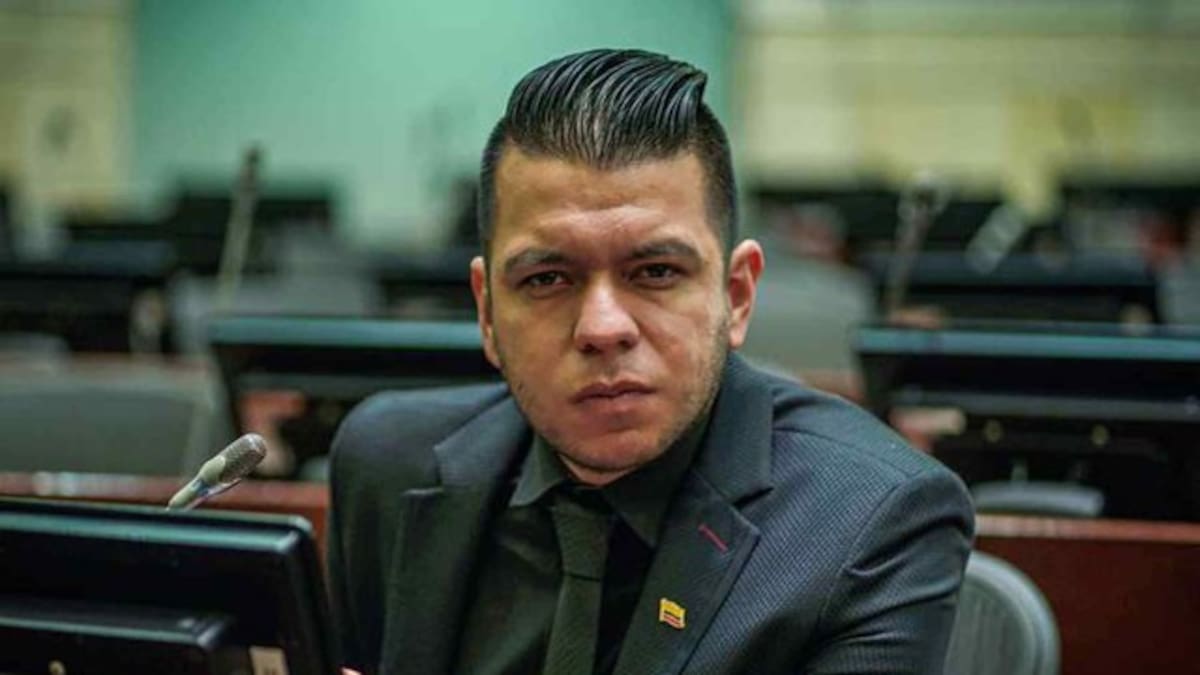 Alianza Verde abre investigación disciplinaria a Jota Pe Hernández para definir expulsión