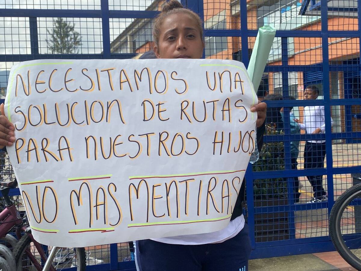 “La alcaldesa no nos da la cara”: protestas por falta de rutas escolares en Bogotá