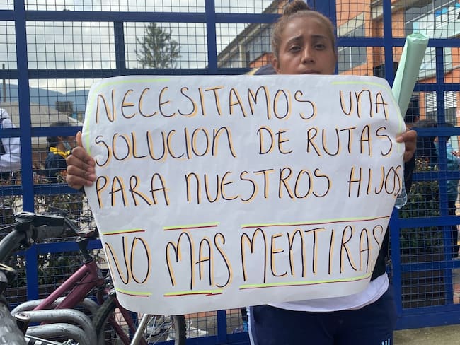 Madres protestan por falta de rutas escolares en Bogotá. Foto: W Radio
