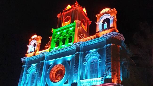 Roban el cableado que permitía iluminar a la Catedral de Montería.Foto: ELEC.