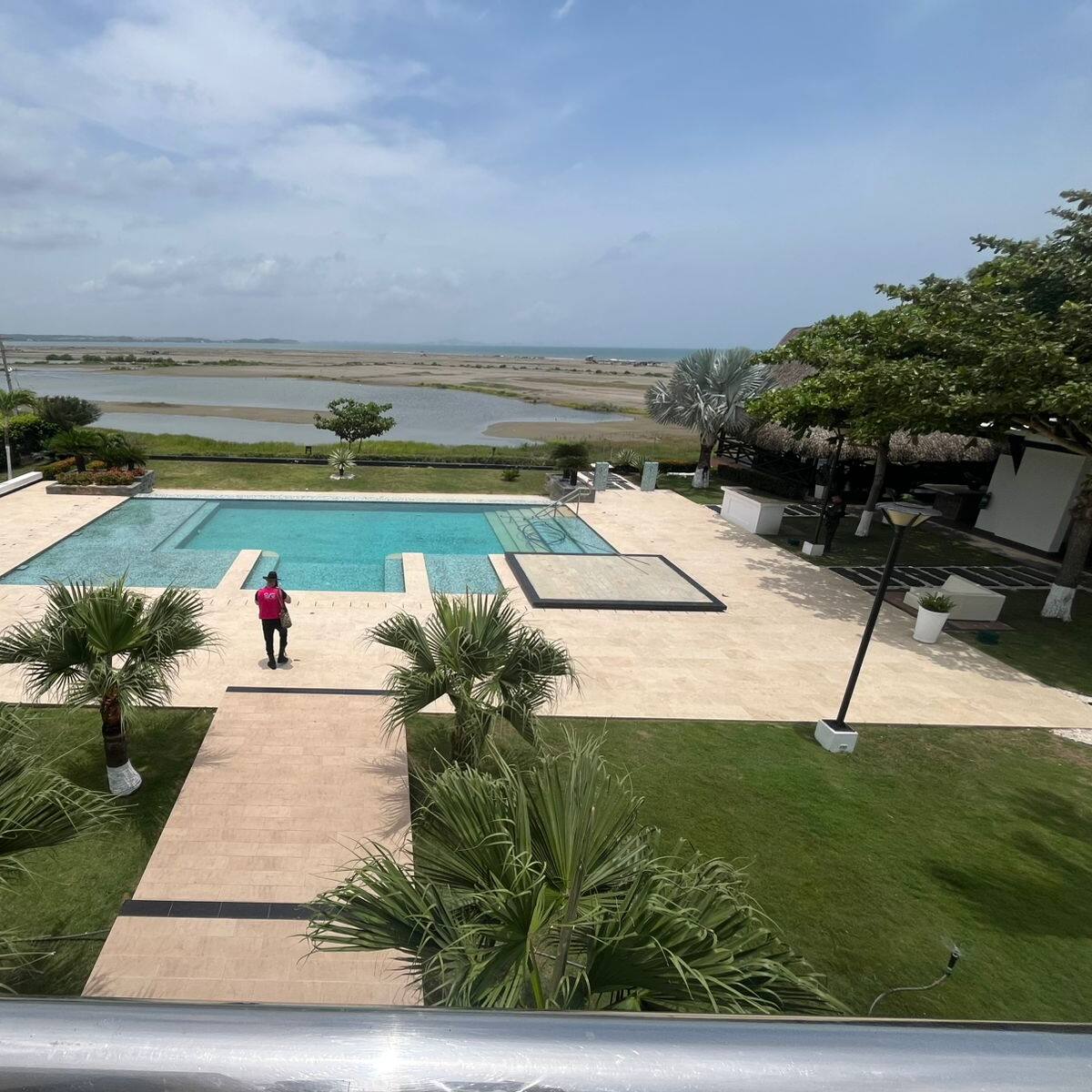 Ordenan desalojo de familiares de exnarco del Cartel de Sinaloa que vivían en lujosa casa de SAE