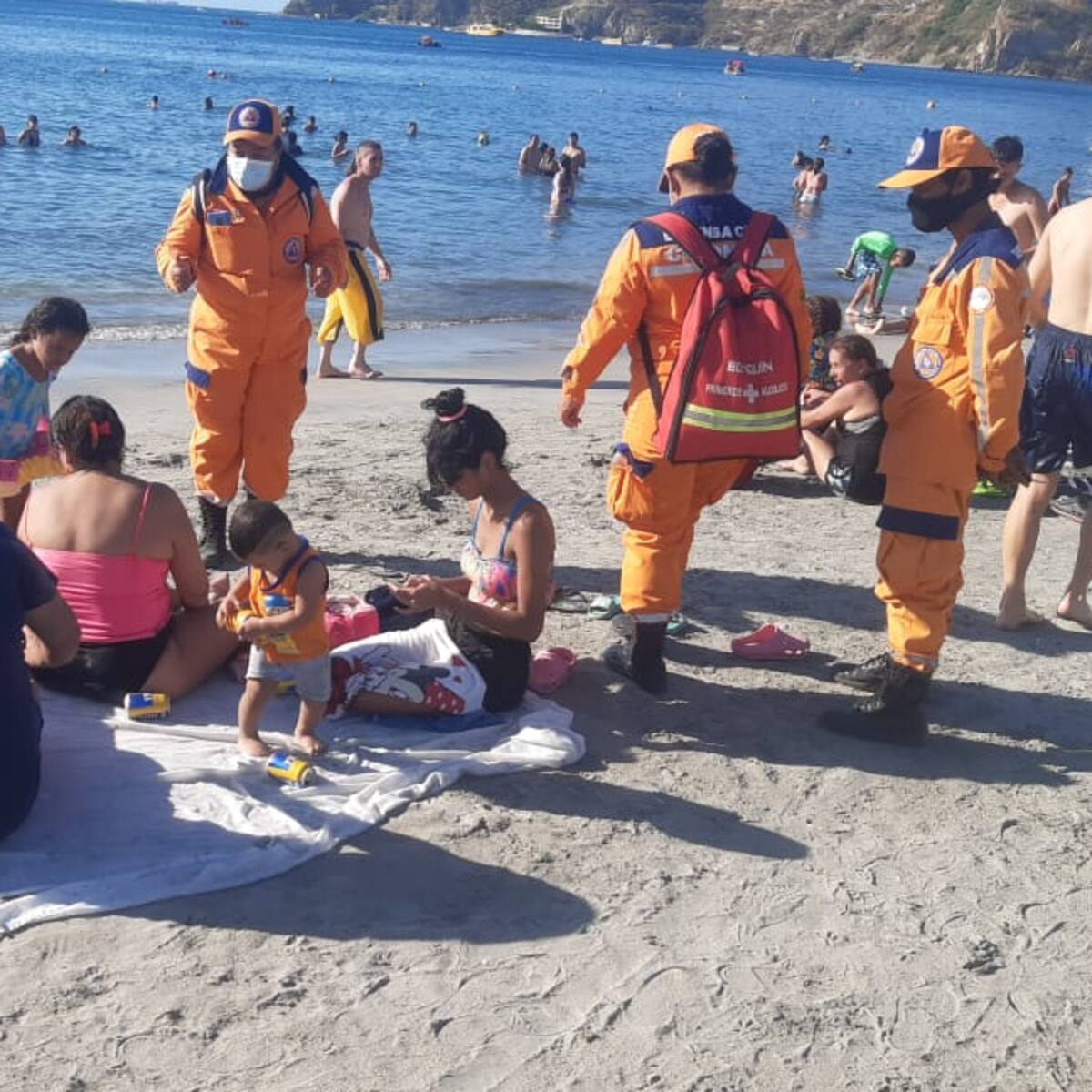 Defensa Civil realiza jornada de prevención de accidentes en sitios turísticos en el Magdalena