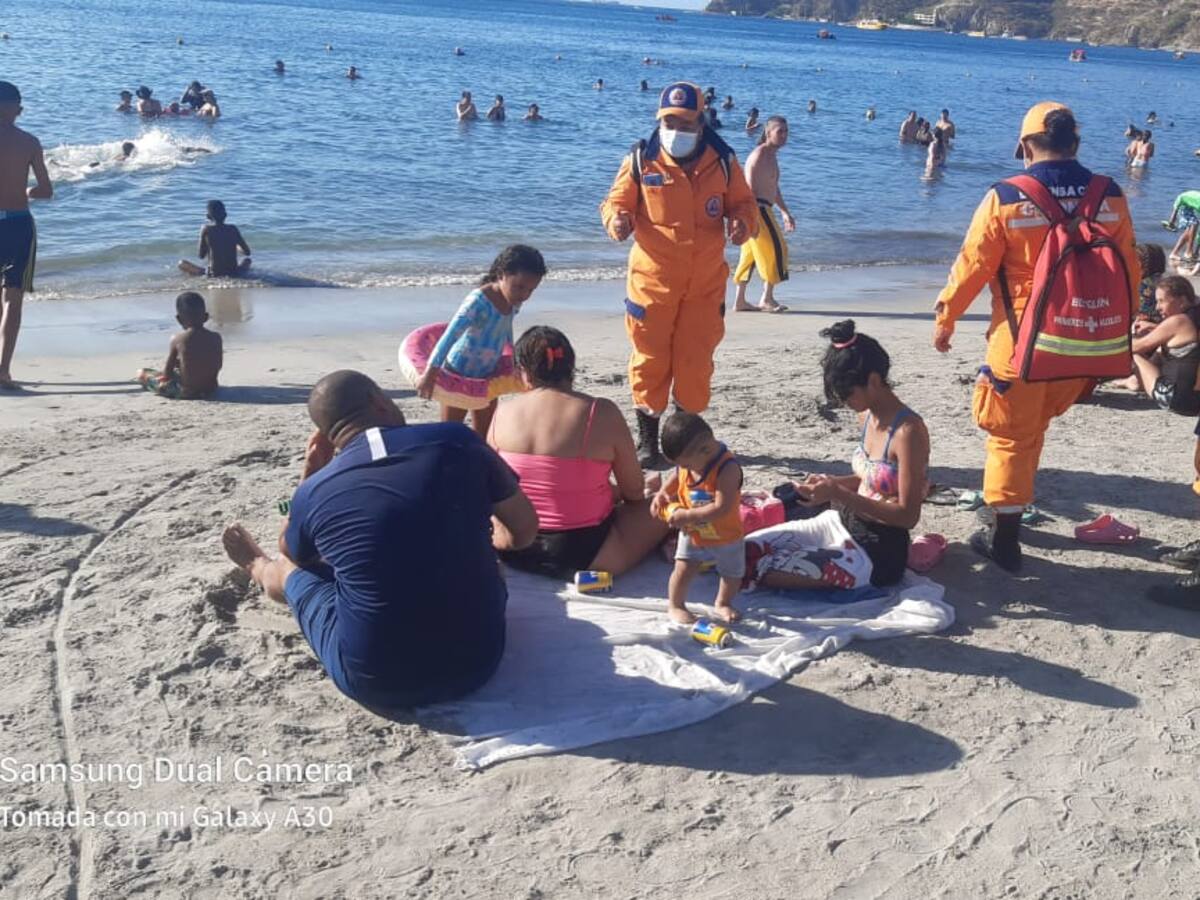 Defensa Civil realiza jornada de prevención de accidentes en sitios turísticos en el Magdalena
