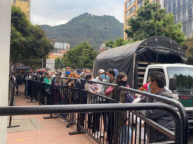 “Estamos pensando abrir un centro masivo de trámite de pasaportes”: Cancillería