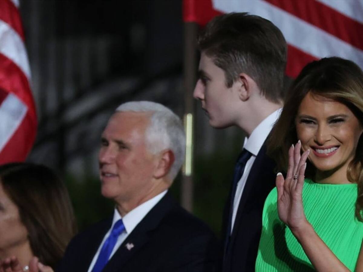 El vestido verde de Melania Trump y su 'mirada de la muerte'