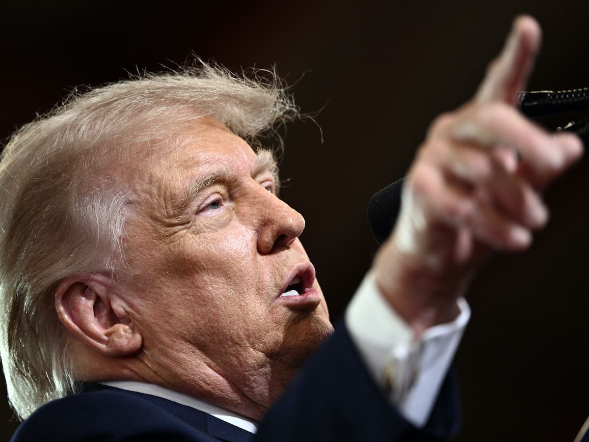 Donald Trump llega a los 80 presumiendo de salud
