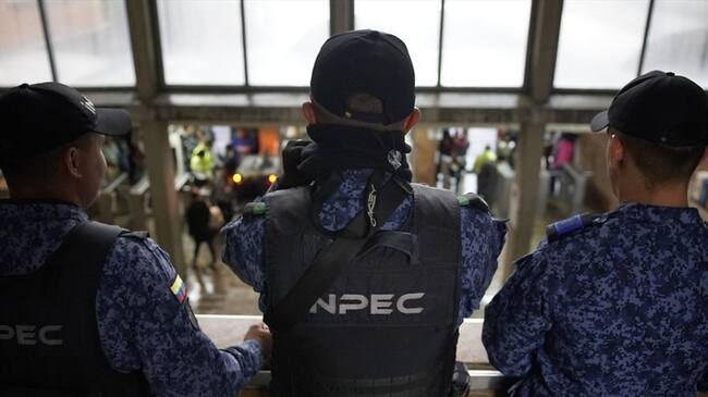 Juan Pablo Barrios Ramírez y Elkin Baldovino Beltrán, funcionarios del Inpec, fueron cobijados con medida de aseguramiento en centro de reclusión. Foto: Colprensa