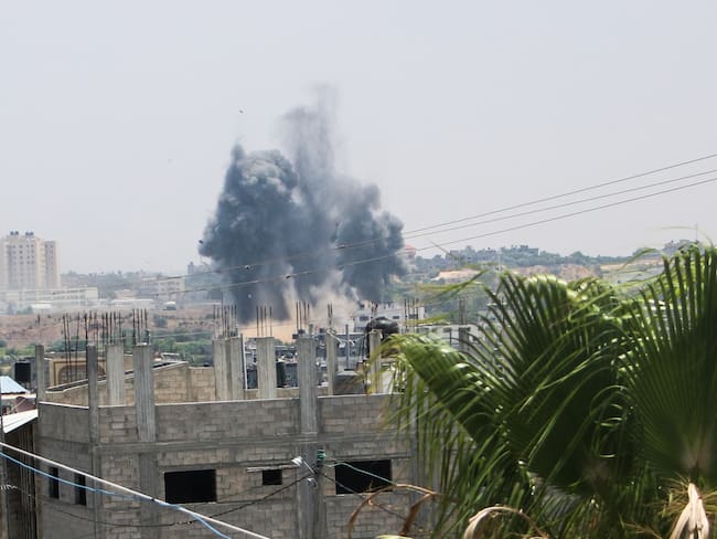 Israel bombardea a Gaza. (photo by Monther Rasheed/Getty Images)