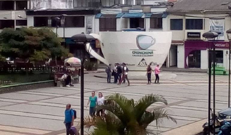 Ya restablecieron el servicio de agua en Chinchiná. Crédito: Óscar M. Ramírez.