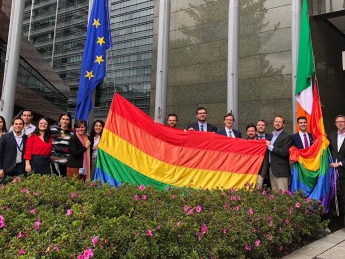 La Unión Europea se vistió de arco iris