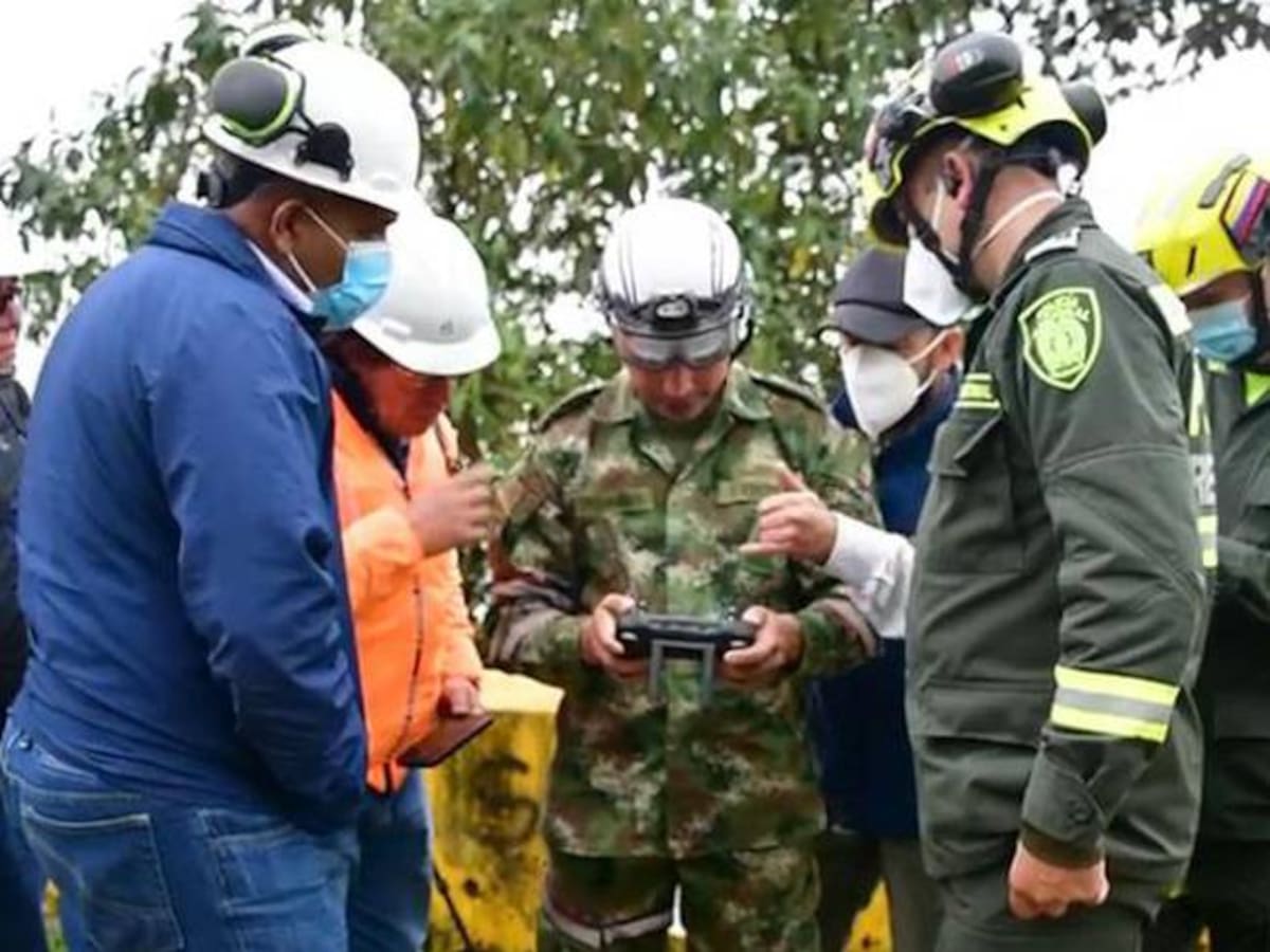 Batallón de Manizales vigila con drones las anomalías térmicas en Cerro Bravo