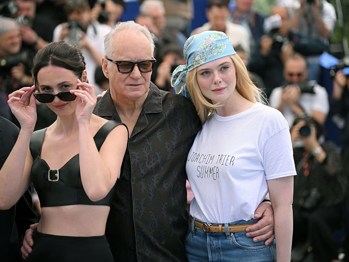 La W estuvo con Stellan Skarsgård y Elle Fanning desde el Festival de Cannes 2025