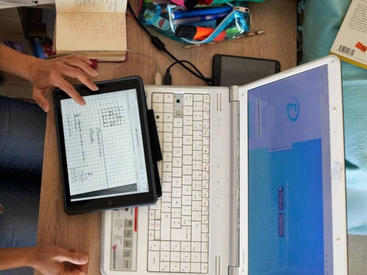 ¿La educación virtual debe tener el mismo valor que la presencial?