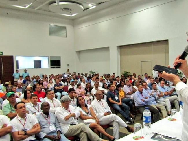 El senador Uribe se reunió con los precandidatos a la alcaldía de Cartagena en marzo. Foto: Cortesía