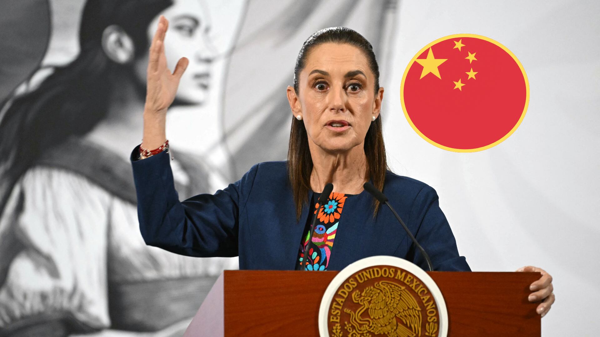 Presidenta de México, Claudia Sheinbaum, bandera de China. Foto: Yuri CORTEZ / AFP/ Getty Images