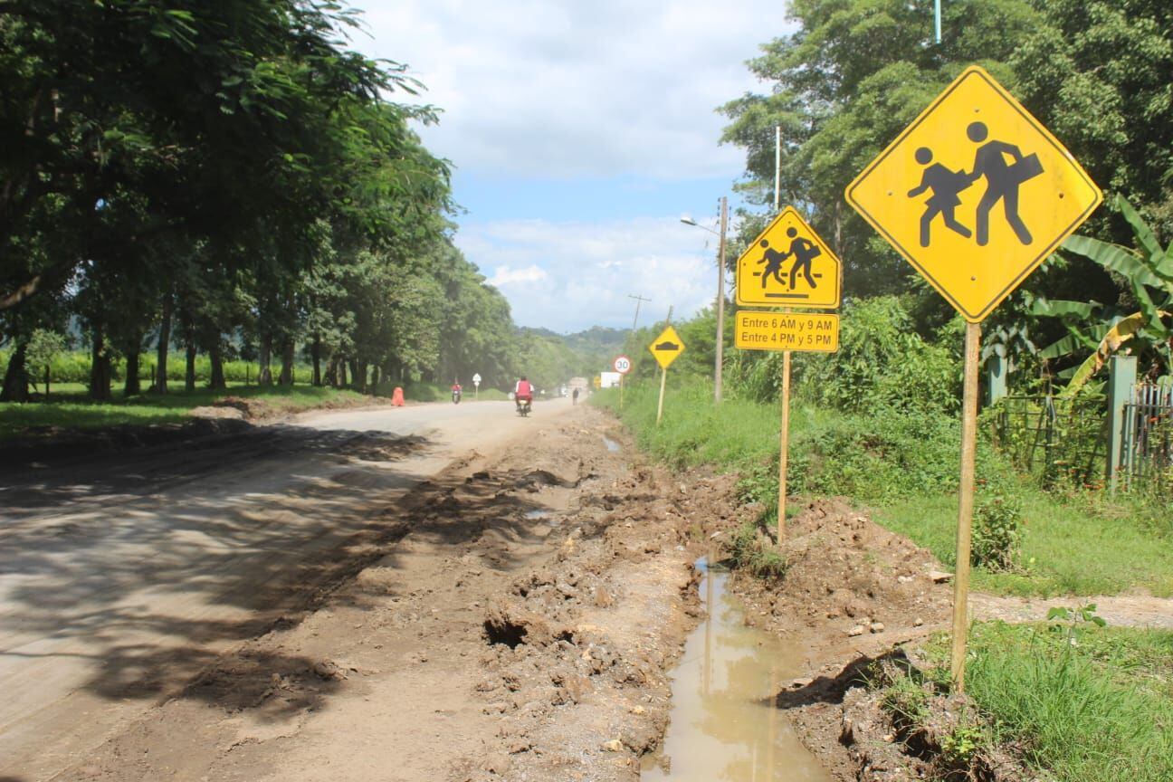 Rehabilitación de la vía Lorica – San Bernardo del Viento sigue en veremos. Foto: cortesía prensa Alcaldía Lorica. 