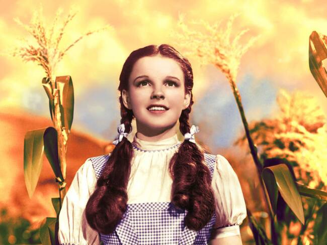 Juez de Estados Unidos suspendió la subasta del vestido que usó Judy Garland en ‘El mago de Oz’